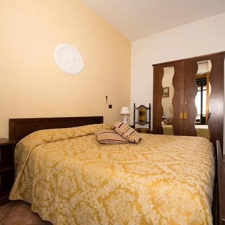 Bed and Breakfast H.h.le Palme 2*