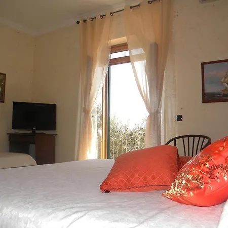 H.h.le Palme Bed and Breakfast 2*