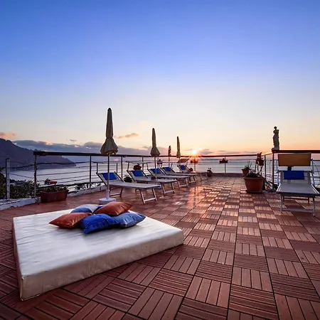 Bed and Breakfast H.h.le Palme Αμάλφι